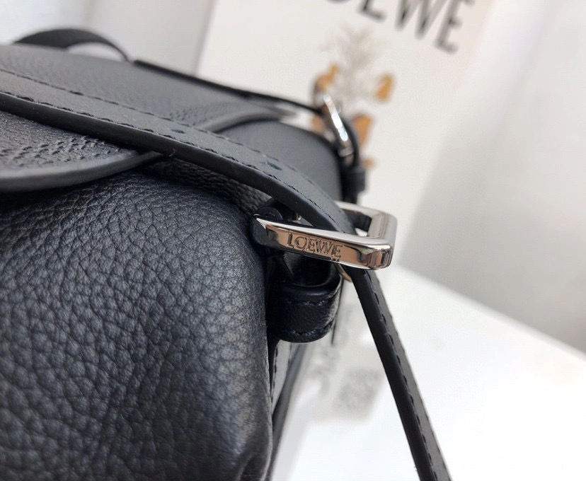 &MOMO- high quality version 317.12AA72-1100 military messenger XS calfskin item：B-B063I1808C